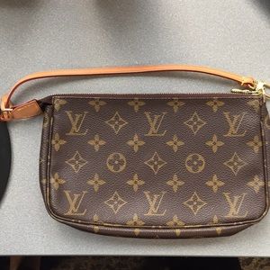 Louis Vuitton monogram Pochette